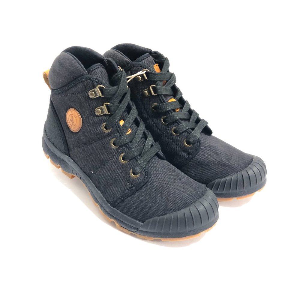 NWT Aigle Womens "Tenere Light" in Noir